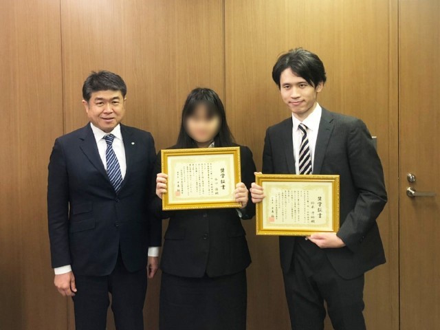 大阪会場の奨学生認定証授与式の写真